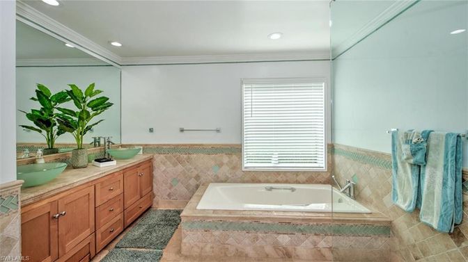 Bathroom, Interior, Recessed Lighting