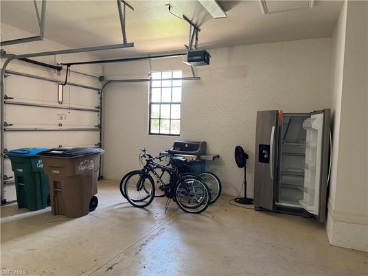 Garage, Interior
