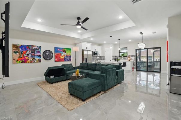 Interior, Kitchen, Living room, Pendant Lights, Recessed Lighting, Stainless Steel Appliances