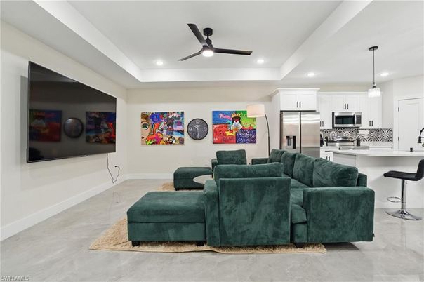 Interior, Kitchen, Living room, Pendant Lights, Recessed Lighting, Stainless Steel Appliances