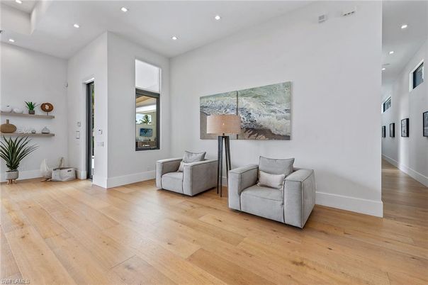 Interior, Recessed Lighting, Wood Texture Flooring
