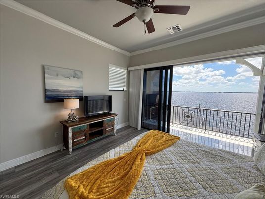 Bedroom, Interior, Water, Wood Texture Flooring