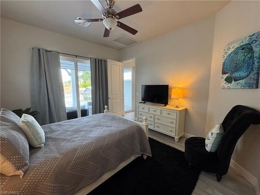 Bedroom, Interior, Water