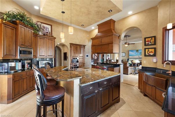 Interior, Kitchen, Living room, Pendant Lights, Recessed Lighting, Stainless Steel Appliances