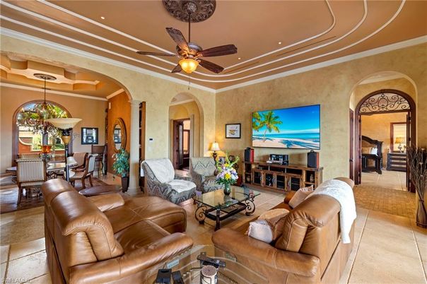 Dining room, Interior, Living room, Pendant Lights, Recessed Lighting
