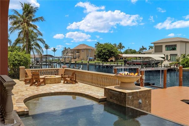 Exterior, Pool, Water