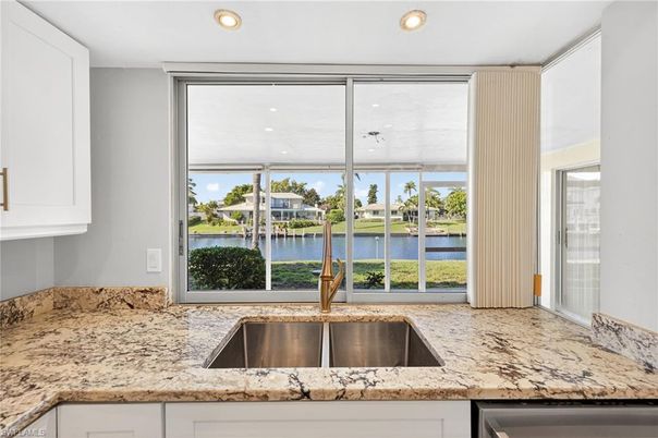 Interior, Kitchen, Recessed Lighting, Water