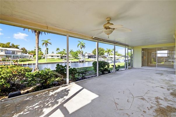 Interior, Sun Room, Water