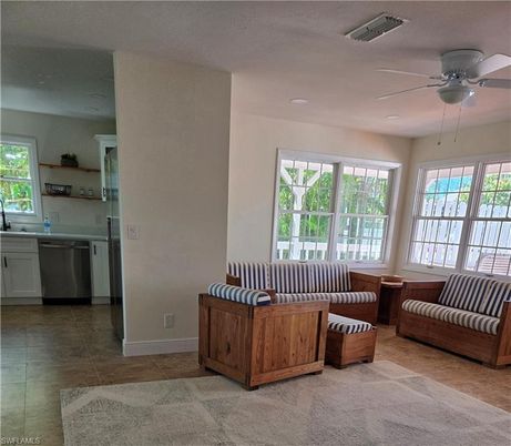 Dining room, Interior