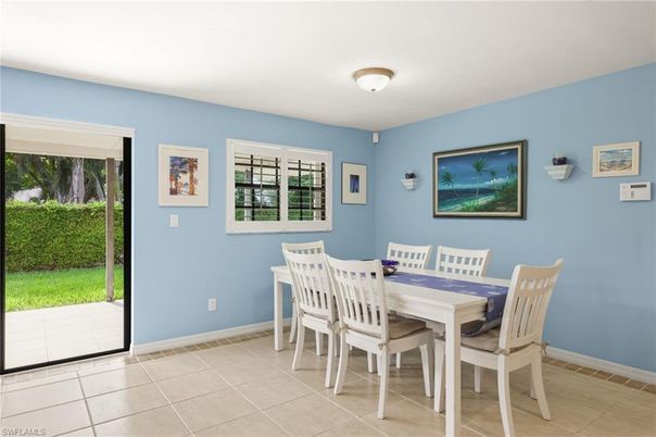Dining room, Interior