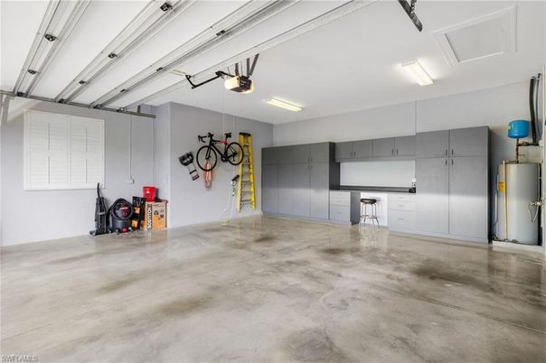 Garage, Interior