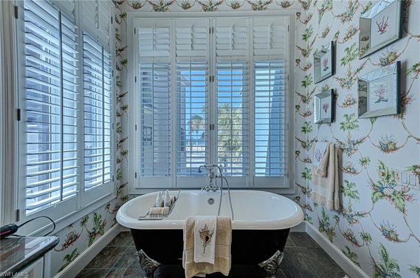 Bathroom, Free Standing Baths, Interior
