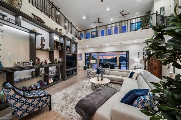 Interior, Living room, Recessed Lighting, Water, Wood Texture Flooring