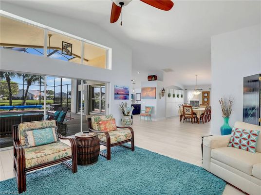 Dining room, Interior, Living room, Pendant Lights, Recessed Lighting, Wood Texture Flooring