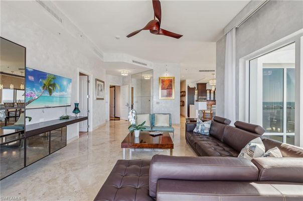 Interior, Living room, Pendant Lights, Recessed Lighting