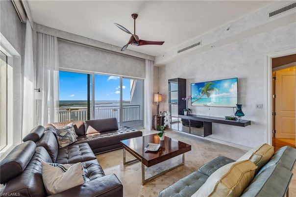 Interior, Living room, Water