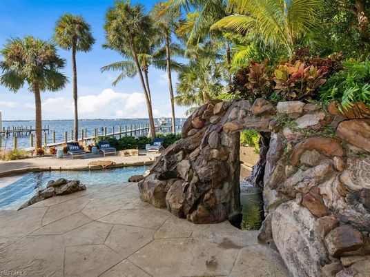 Exterior, Pool, Water