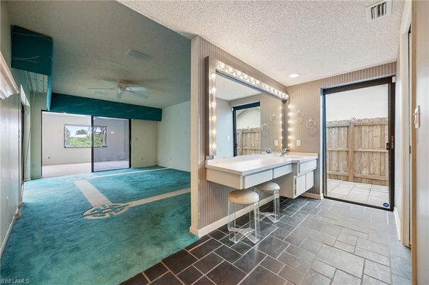 Bathroom, Interior, Recessed Lighting