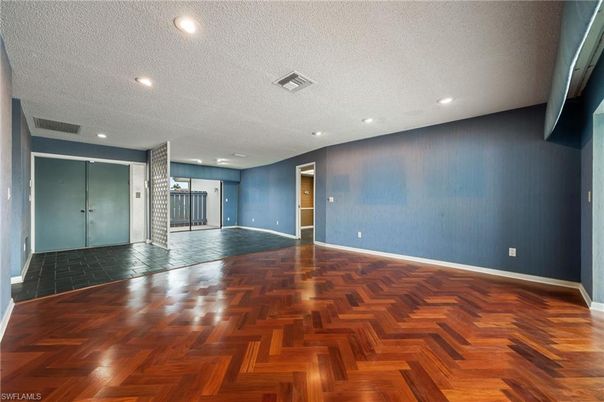 Empty room, Interior, Recessed Lighting, Wood Texture Flooring