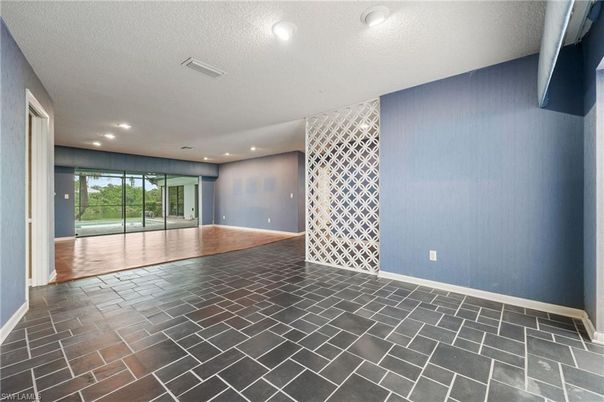 Empty room, Interior, Recessed Lighting