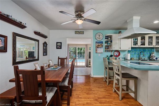 Dining room, Interior, Kitchen, Recessed Lighting, Wood Texture Flooring