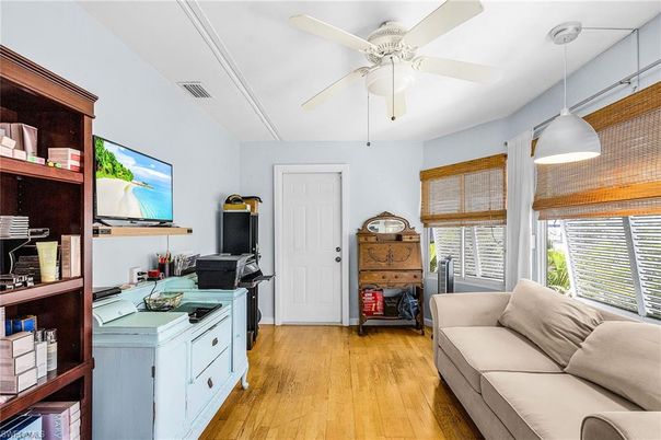 Home Office, Interior, Living room, Pendant Lights, Wood Texture Flooring