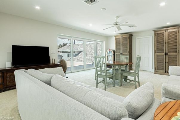 Dining room, Interior, Living room, Recessed Lighting