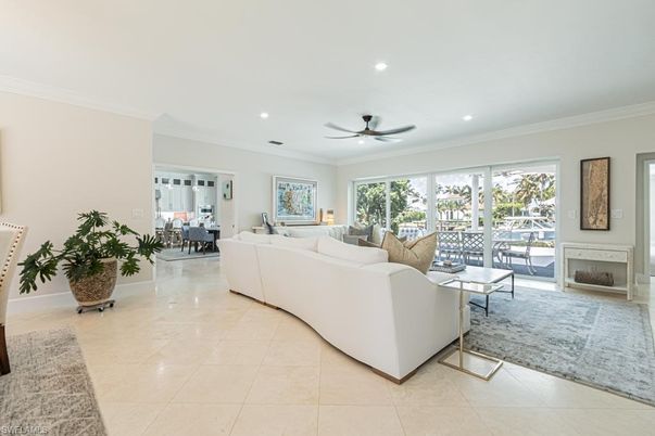Dining room, Interior, Living room, Recessed Lighting