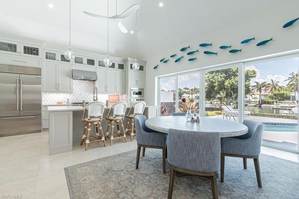 Dining room, Interior, Kitchen, Pendant Lights, Recessed Lighting, Stainless Steel Appliances