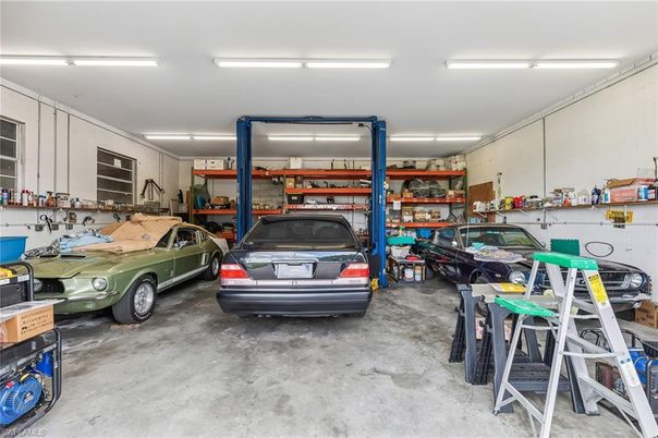 Garage, Interior