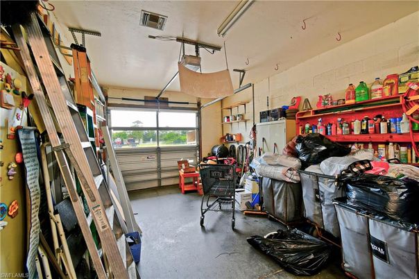 Garage, Interior
