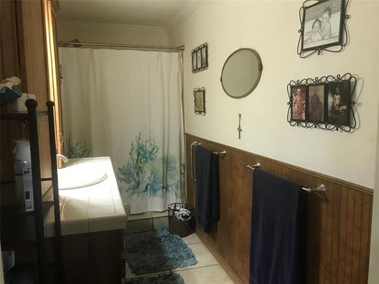 Bathroom, Interior, Tile Countertops