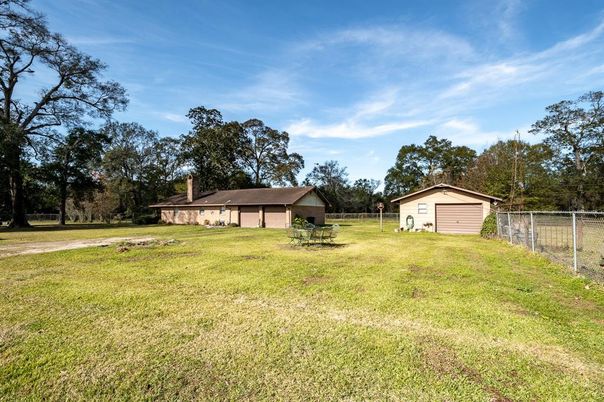 Backyard, Detached Garage, Exterior
