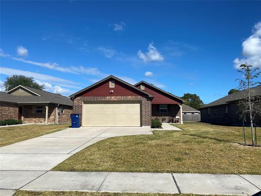 Attached, Exterior, Facade, Brick Facade, Ranch