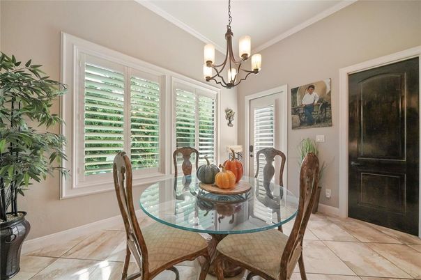 Chandelier, Dining room, Interior