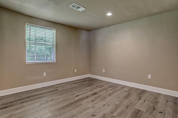 Empty room, Interior, Recessed Lighting, Wood Texture Flooring