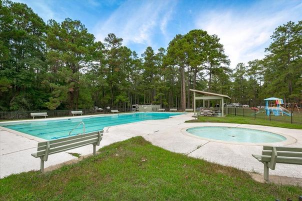 Exterior, Playground, Pool