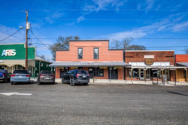 Exterior, Facade, None