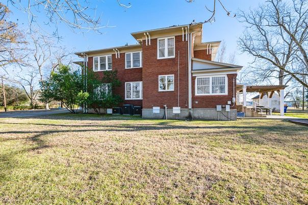Backyard, Exterior, Facade, Brick Facade, Georgian