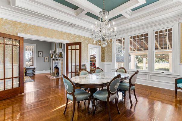 Chandelier, Dining room, Fireplace, Interior, Wood Texture Flooring