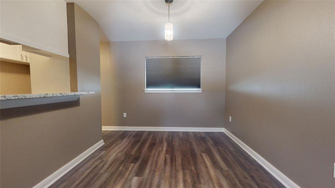 Interior, Pendant Lights, Wood Texture Flooring
