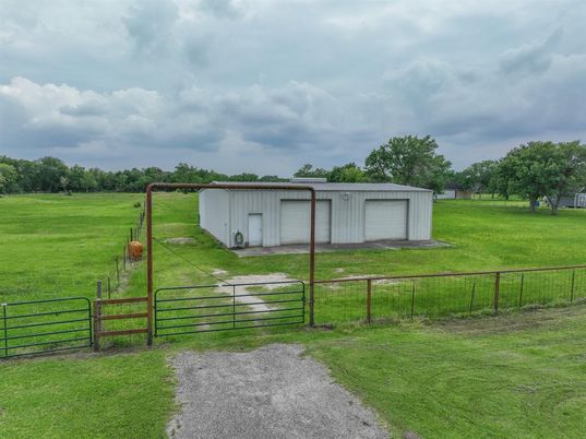 Backyard, Detached Garage, Exterior