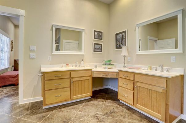 Bathroom, Dual Sink Vanities, Interior