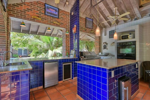 Exterior, Pendant Lights
