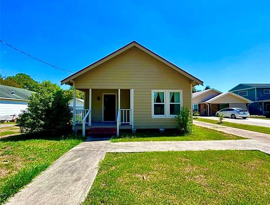 Exterior, Facade, American Craftsman