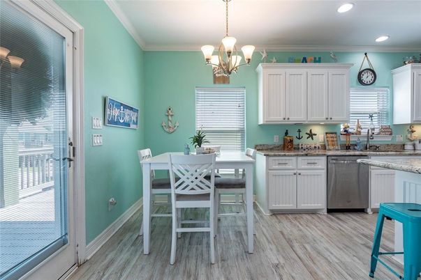 Chandelier, Dining room, Interior, Kitchen, Recessed Lighting, Wood Texture Flooring