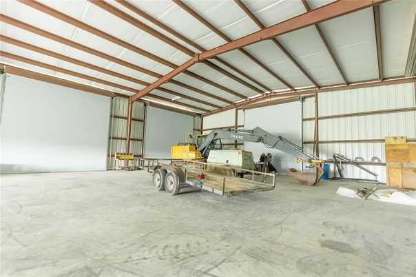 Garage, Interior, Wooden Beams