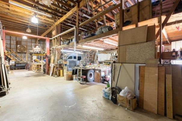 Interior, Washer, Wooden Beams