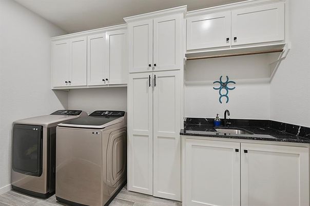 Interior, Washer, Wood Texture Flooring