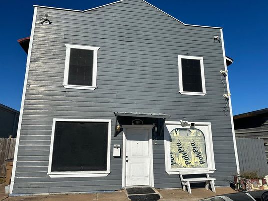 Exterior, Facade, None